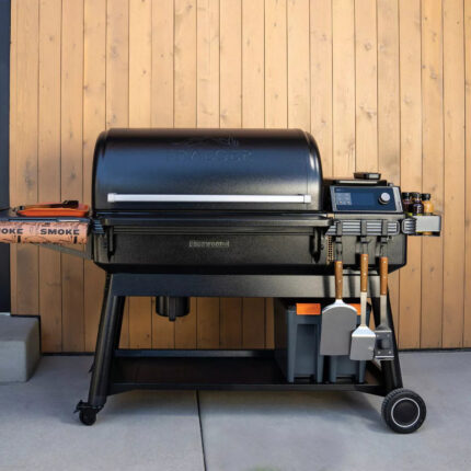 Traeger Ironwood Wood Pellet Grill, Black