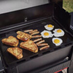 Weber Searwood 600 Pellet Grill, Black